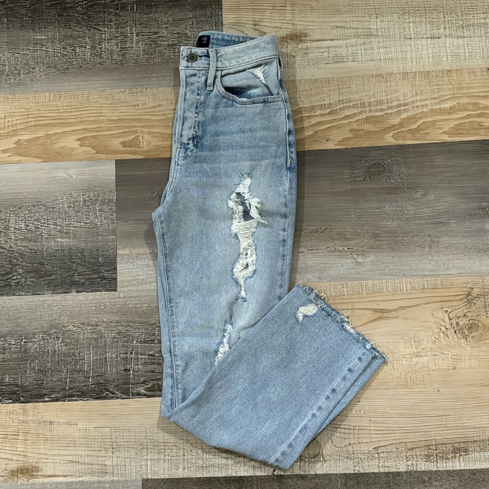Hollister ultra high rise straight jeans size 1R